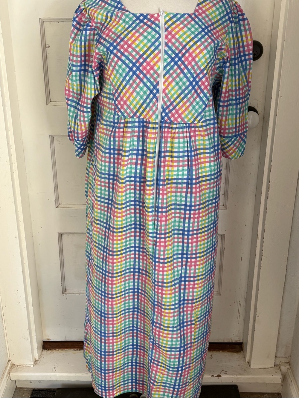 Vtg Saybury rainbow plaid gingham seersucker house dress robe zip front P/L